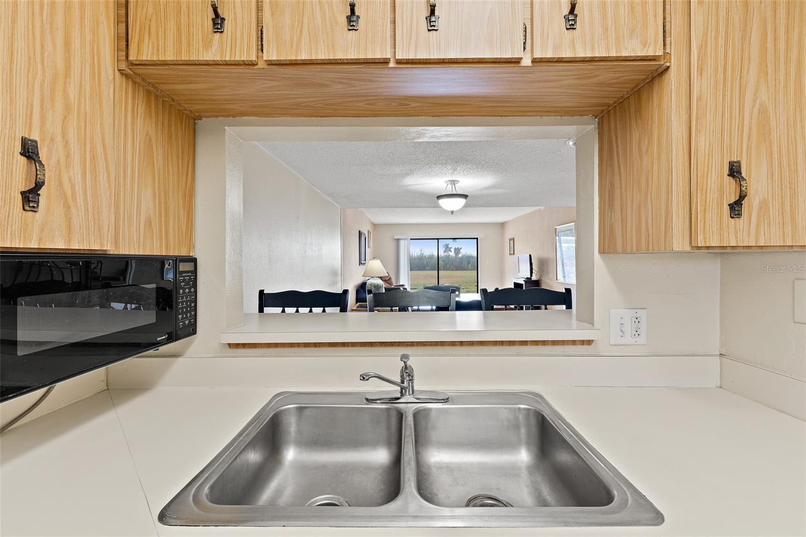 Image 12 of 30 For 3060 Atlantic Avenue 102