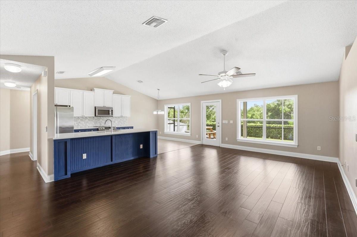 Image 12 of 30 For 1051 Stationside Drive