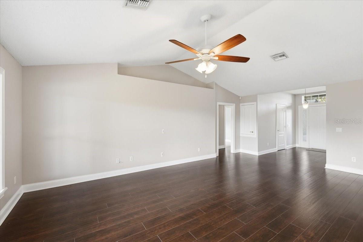 Image 6 of 30 For 1051 Stationside Drive