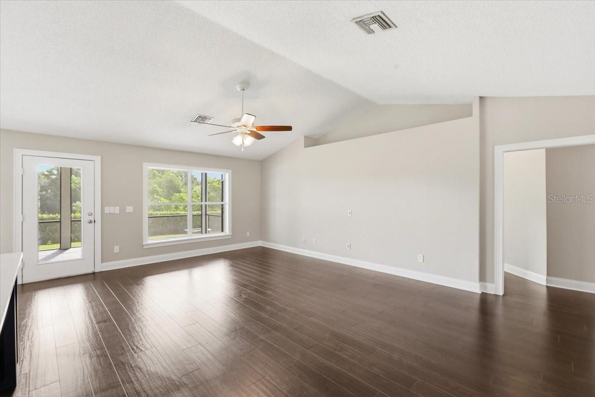 Image 7 of 30 For 1051 Stationside Drive