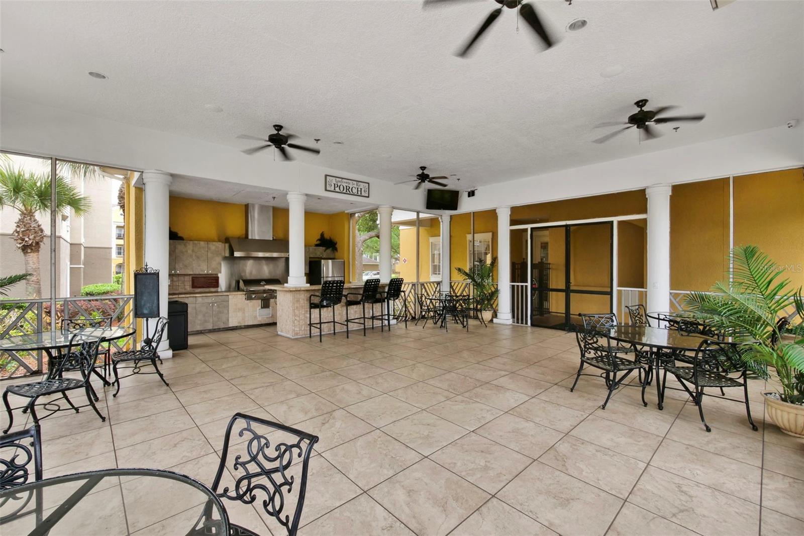 Image 21 of 28 For 3615 Conroy Road 614