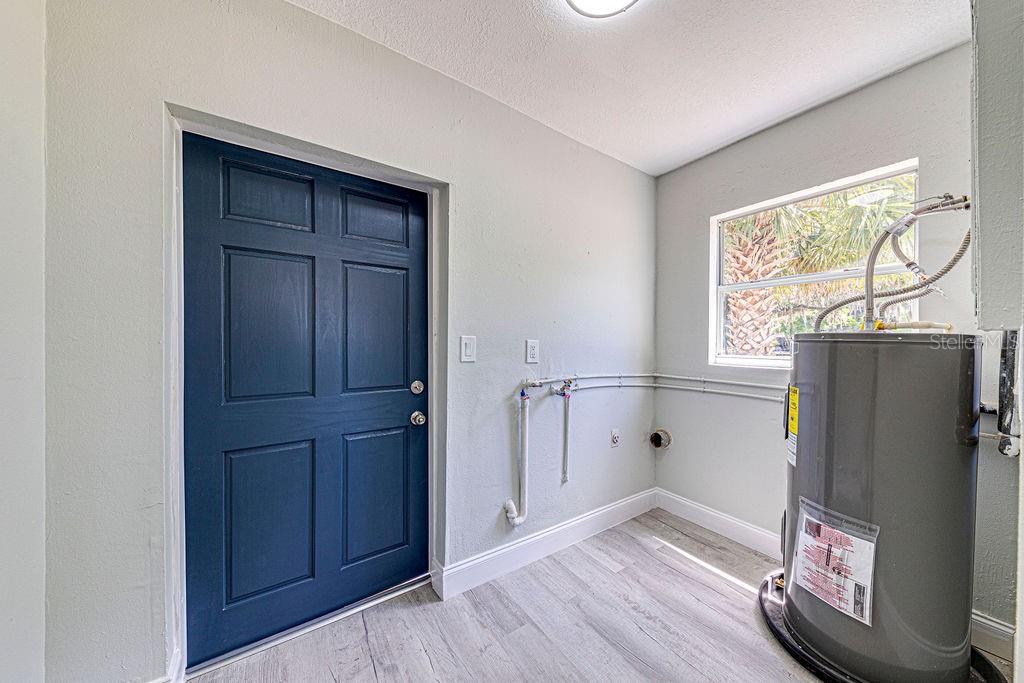 Image 22 of 34 For 1133 Hermit Smith Road