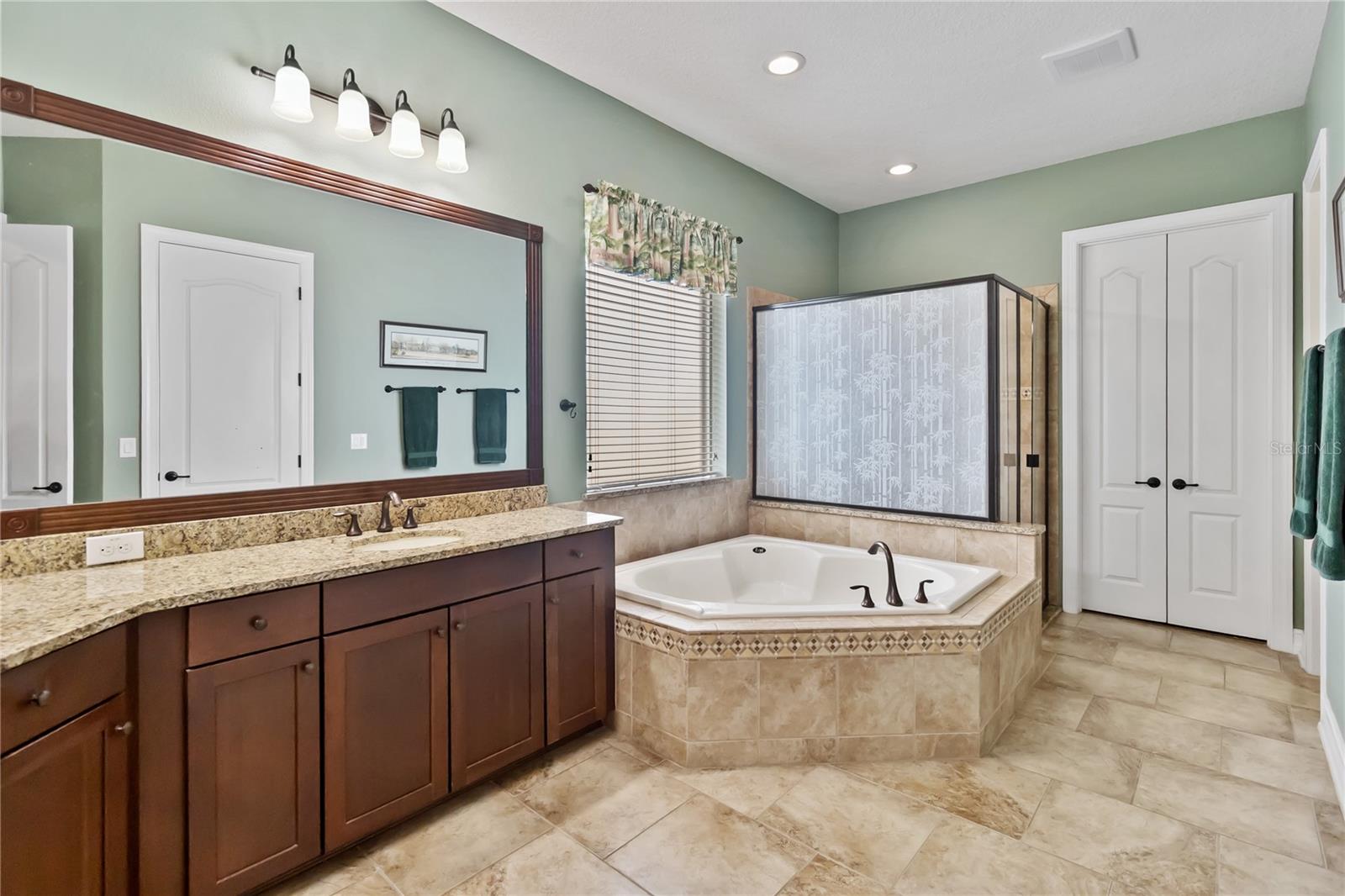 Image 32 of 50 For 4257 Isle Vista Avenue