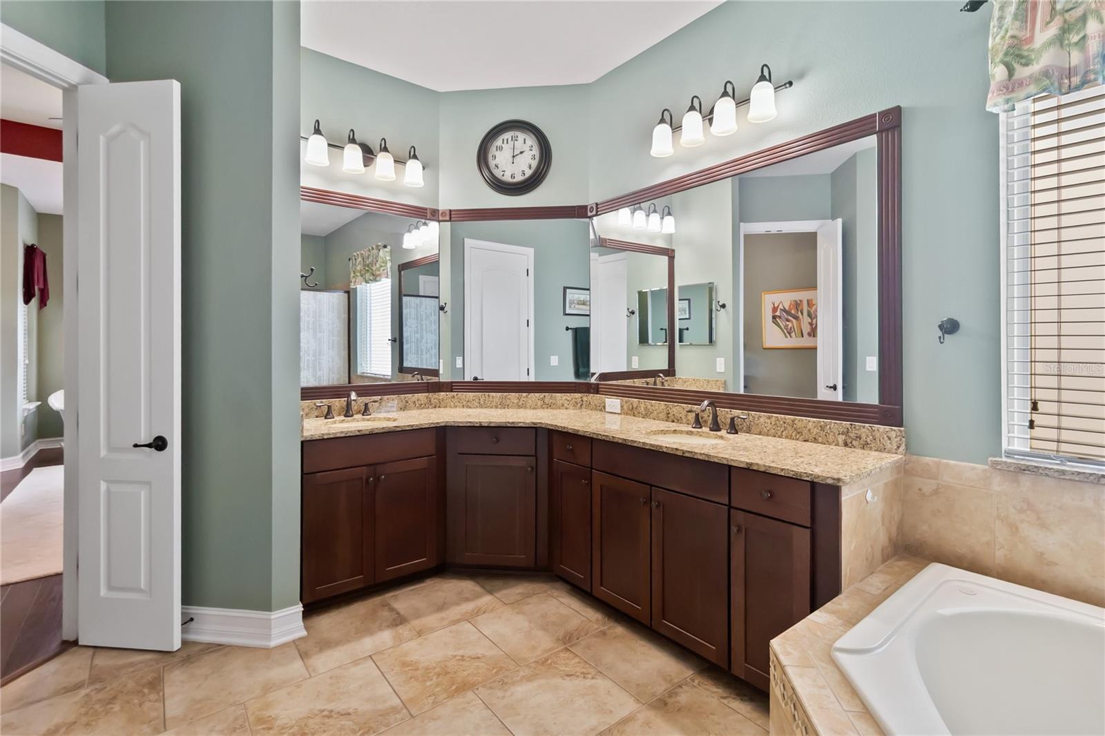 Image 33 of 50 For 4257 Isle Vista Avenue