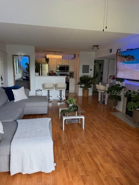 Image 13 of 29 For 355 Lakepointe Drive 304