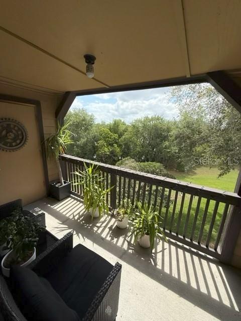 Image 24 of 29 For 355 Lakepointe Drive 304