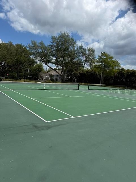 Image 25 of 29 For 355 Lakepointe Drive 304