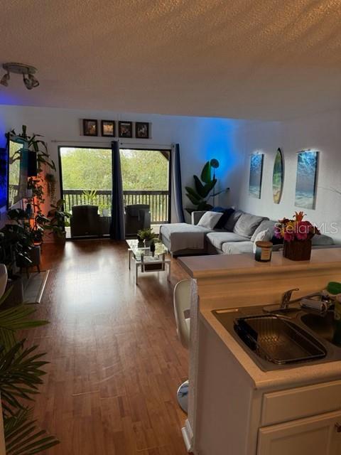 Image 4 of 29 For 355 Lakepointe Drive 304