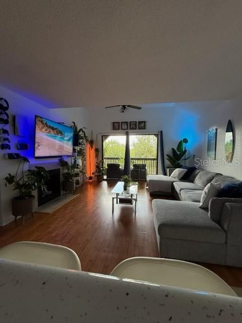 Image 5 of 29 For 355 Lakepointe Drive 304