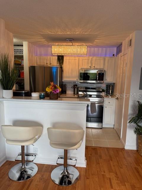 Image 8 of 29 For 355 Lakepointe Drive 304