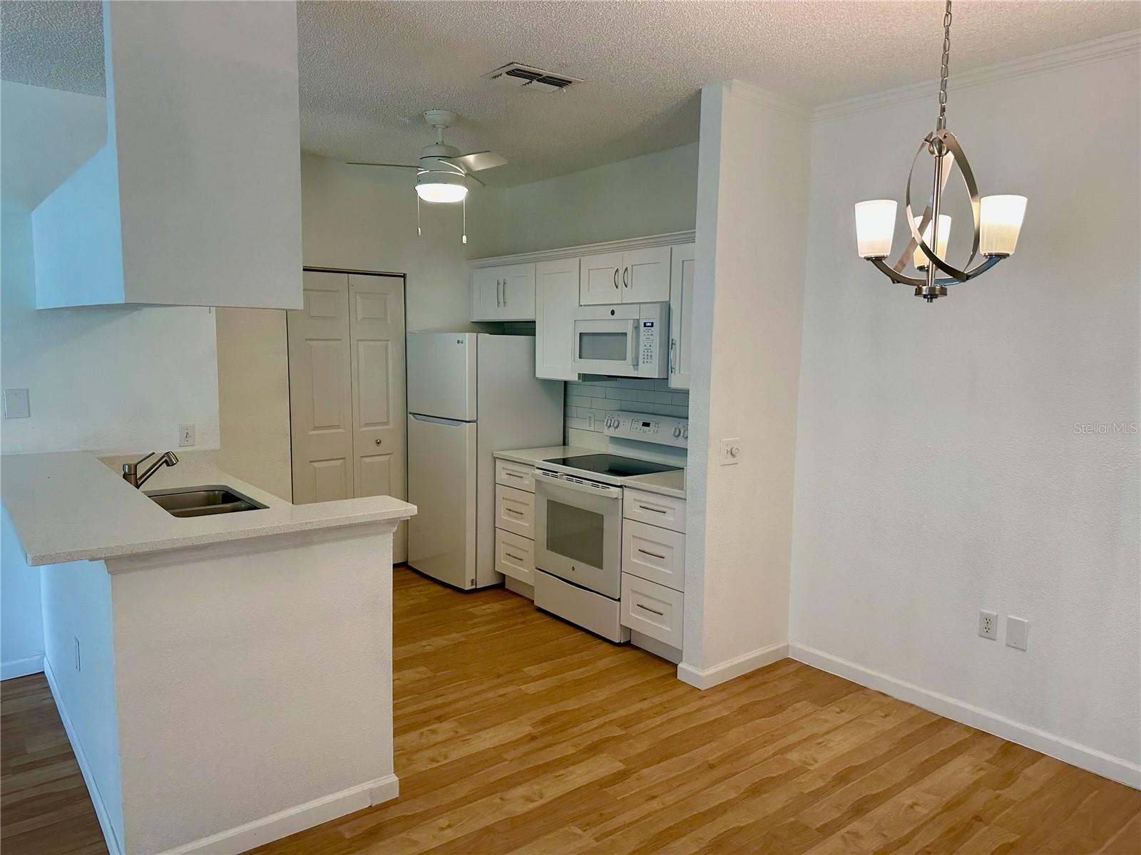 Image 4 of 25 For 624 Arbor Lakes Circle 624