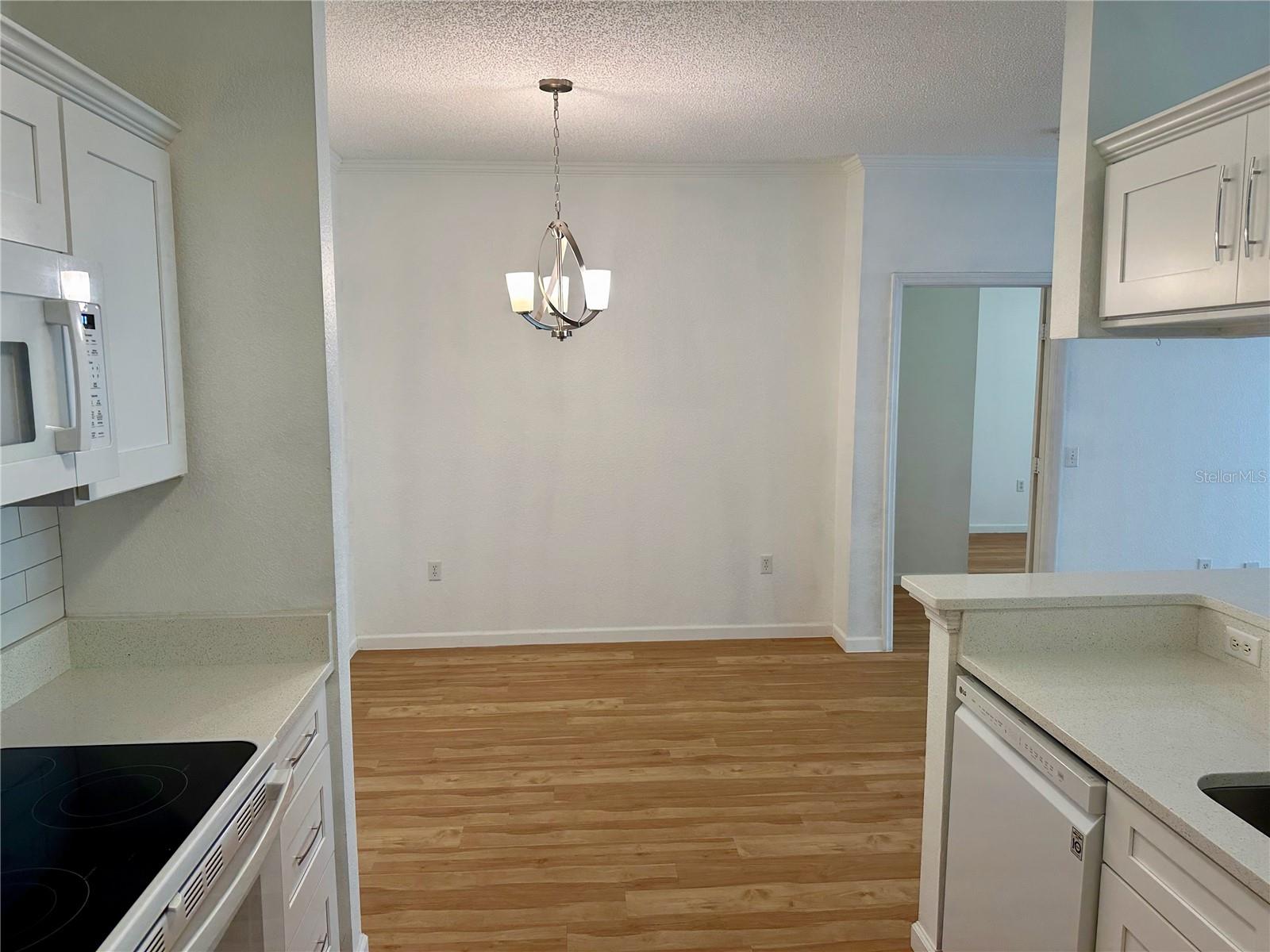 Image 9 of 25 For 624 Arbor Lakes Circle 624