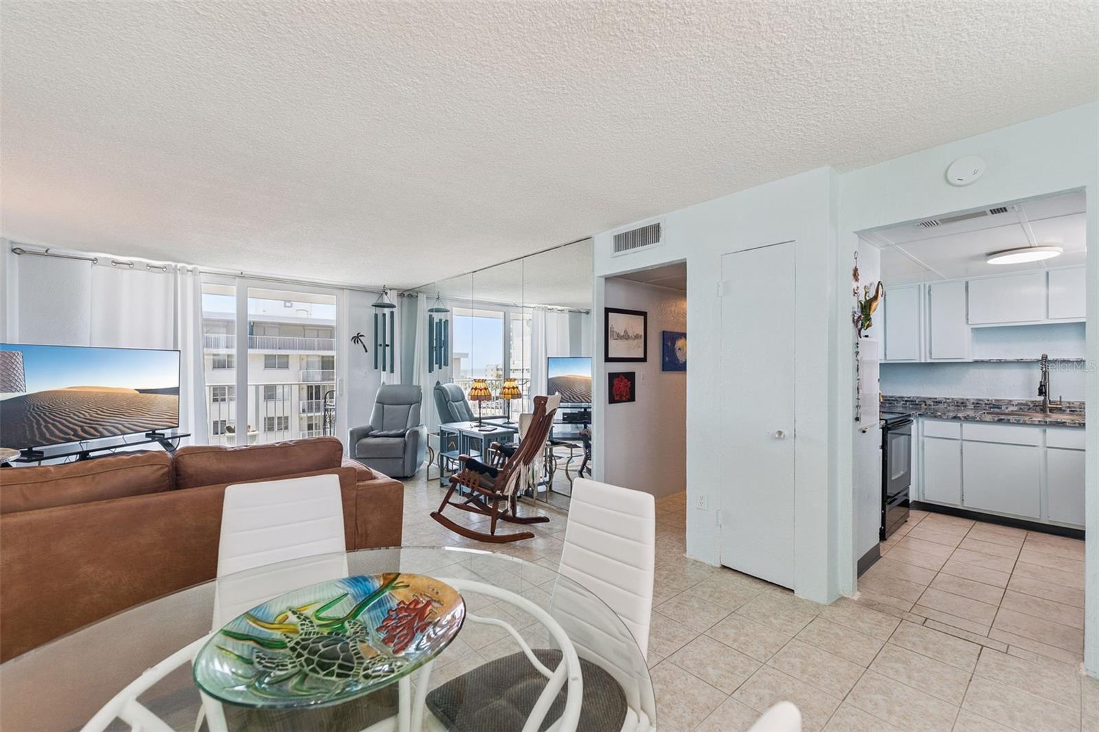 Image 10 of 55 For 2727 Atlantic Avenue 6190