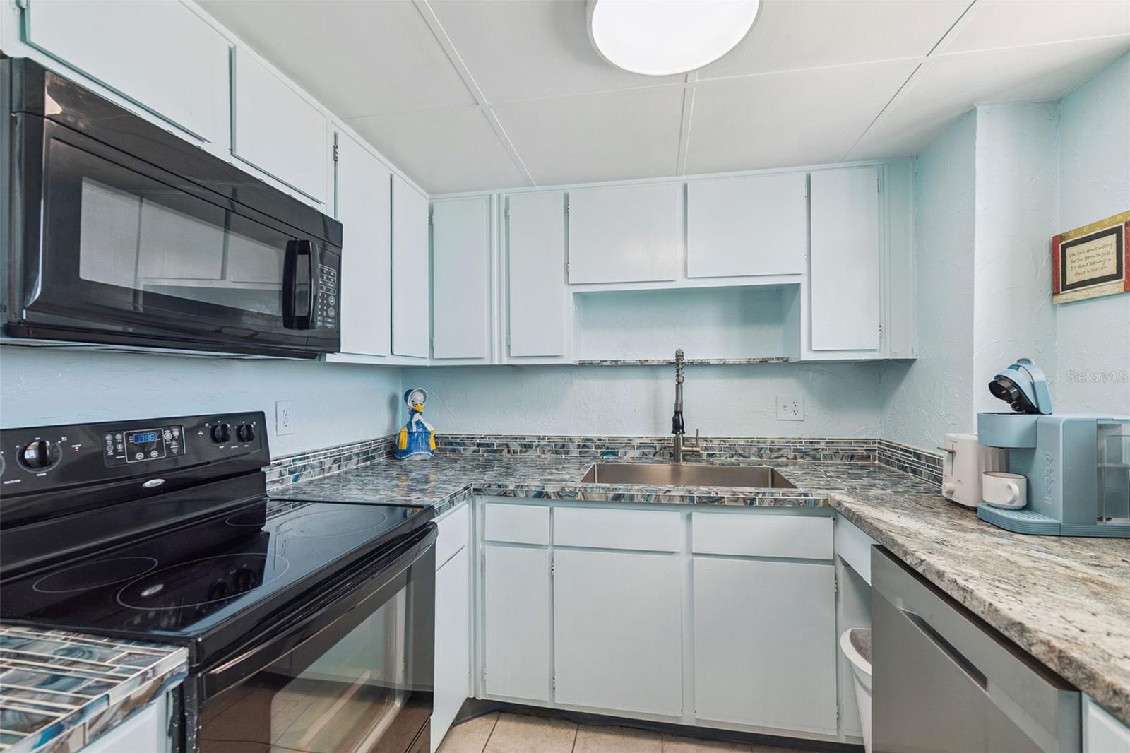 Image 21 of 55 For 2727 Atlantic Avenue 6190