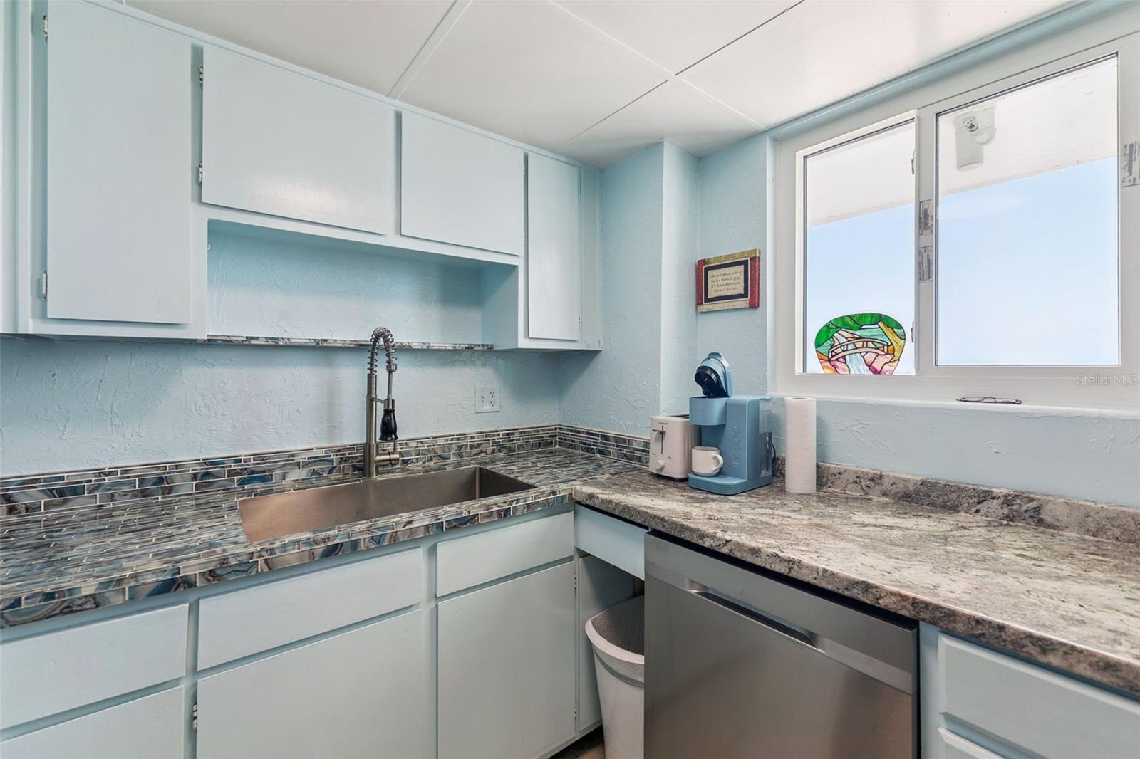 Image 24 of 55 For 2727 Atlantic Avenue 6190