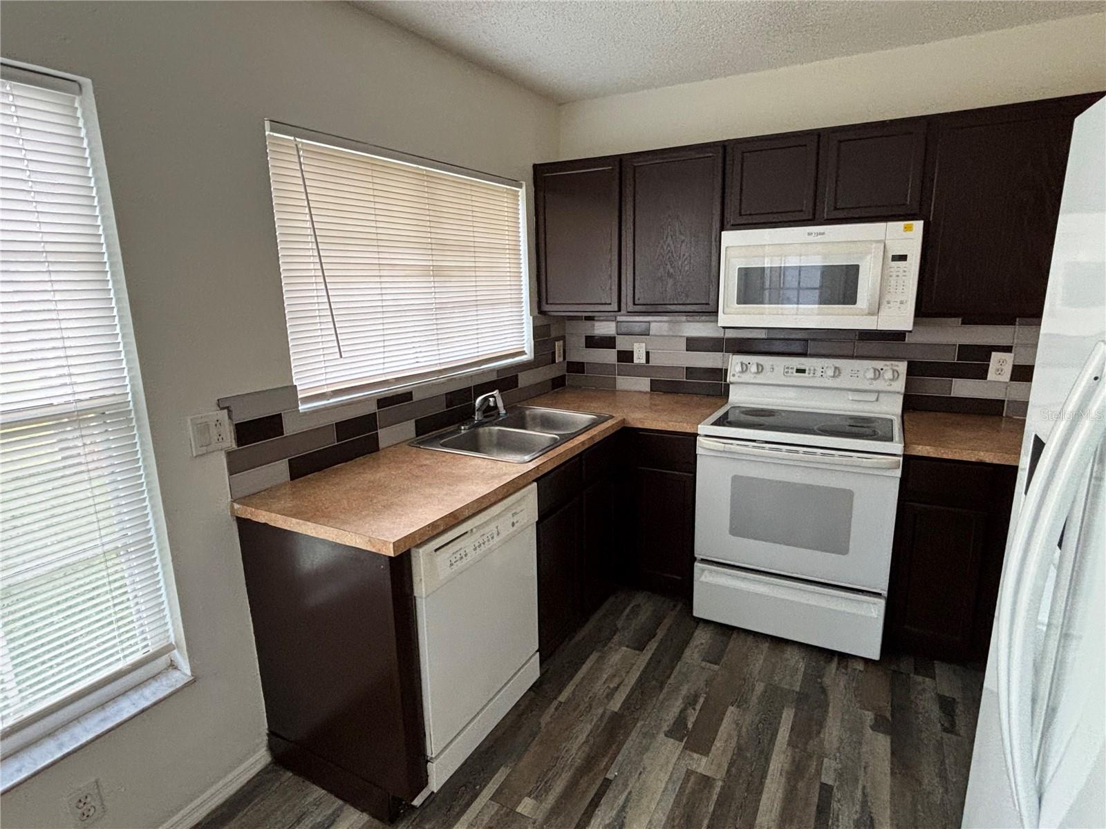 Image 7 of 27 For 13301 Fairway Glen Drive 104