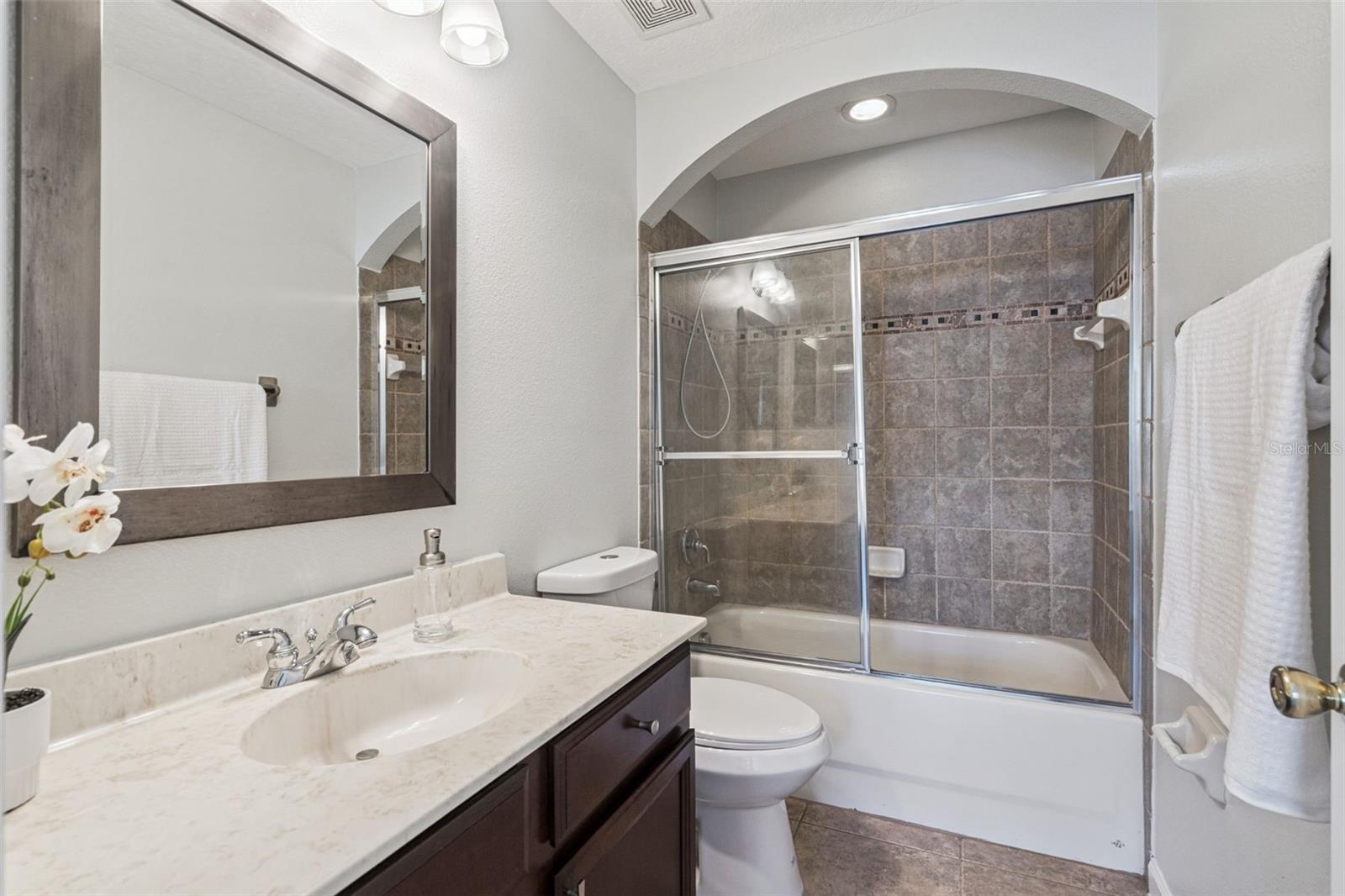 Image 12 of 24 For 16178 Old Ash Loop