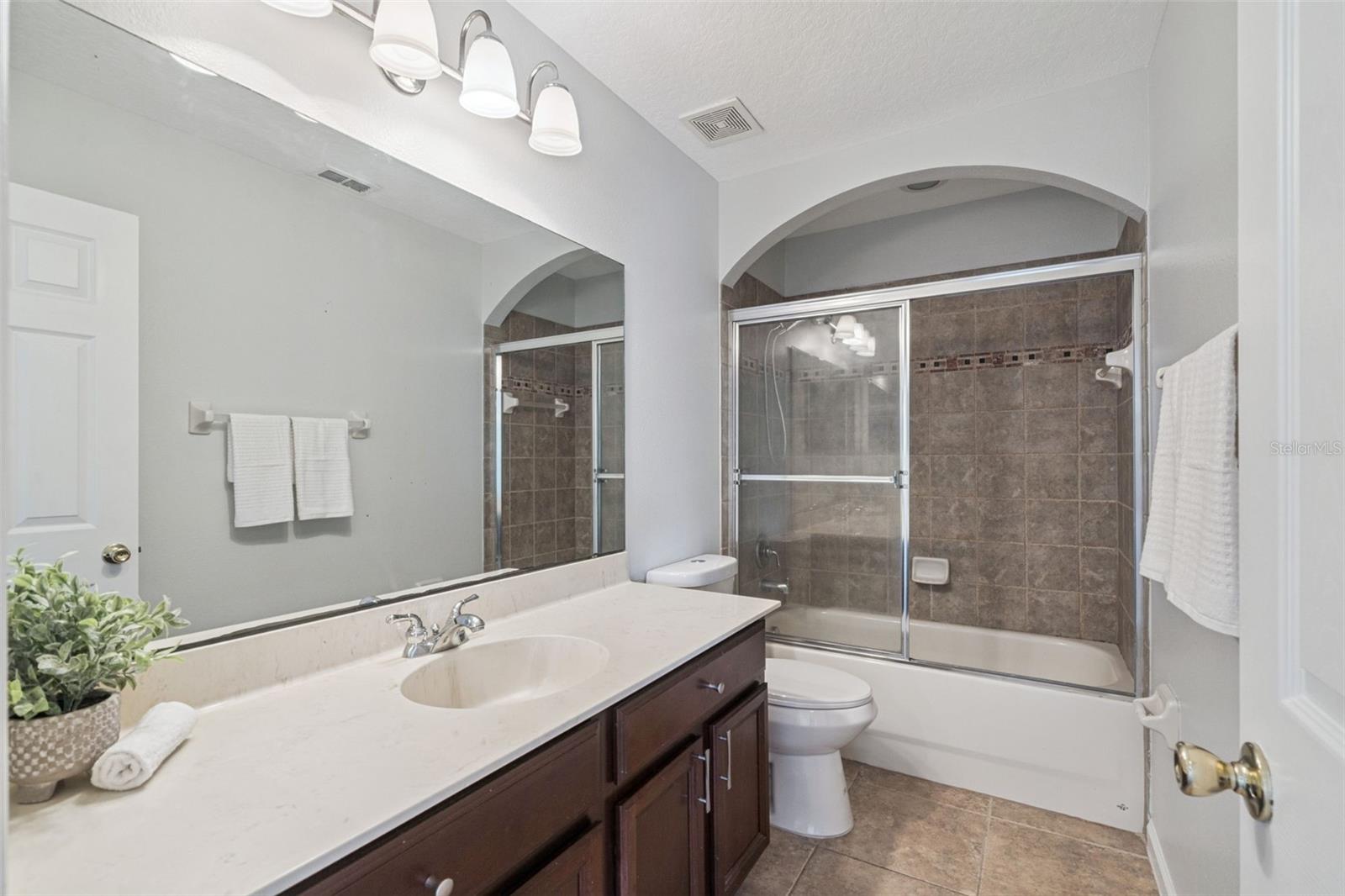 Image 17 of 24 For 16178 Old Ash Loop