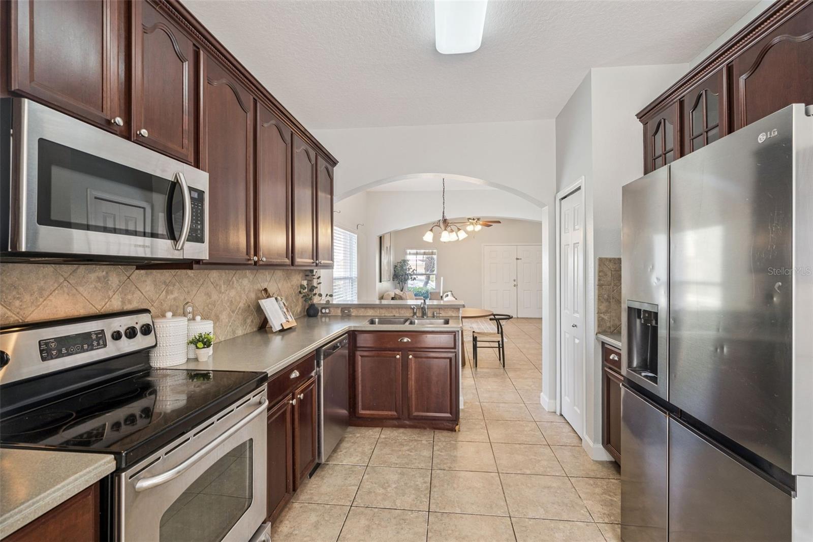 Image 6 of 24 For 16178 Old Ash Loop