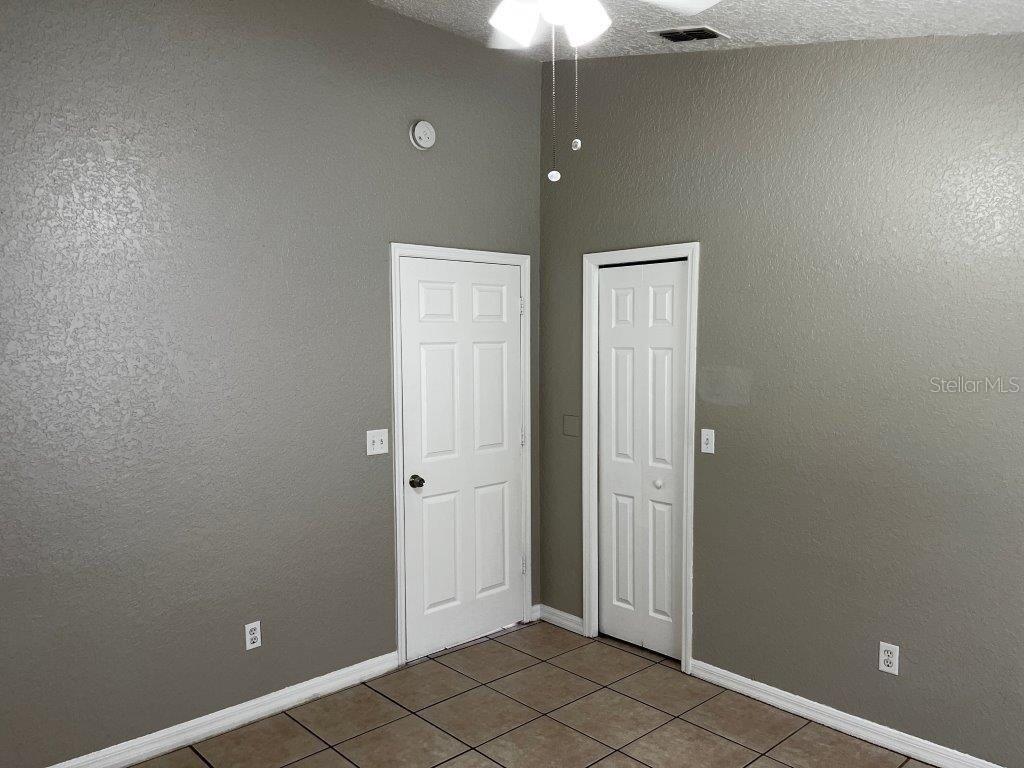 Image 12 of 19 For 354 Pearlwood Street