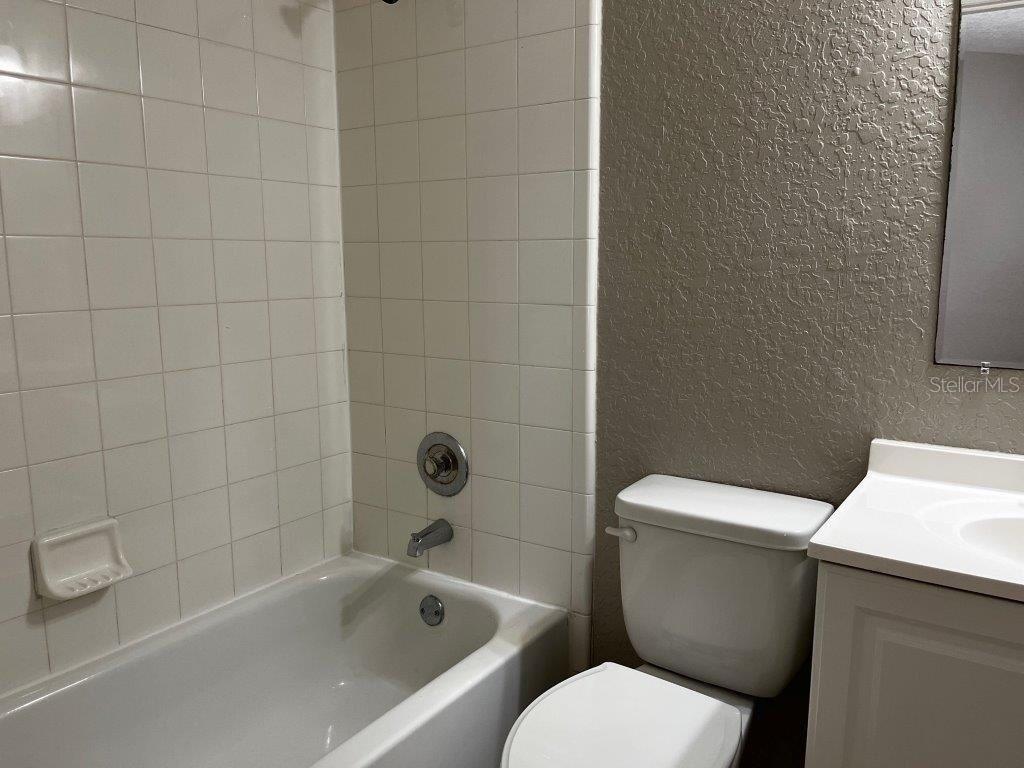 Image 13 of 19 For 354 Pearlwood Street