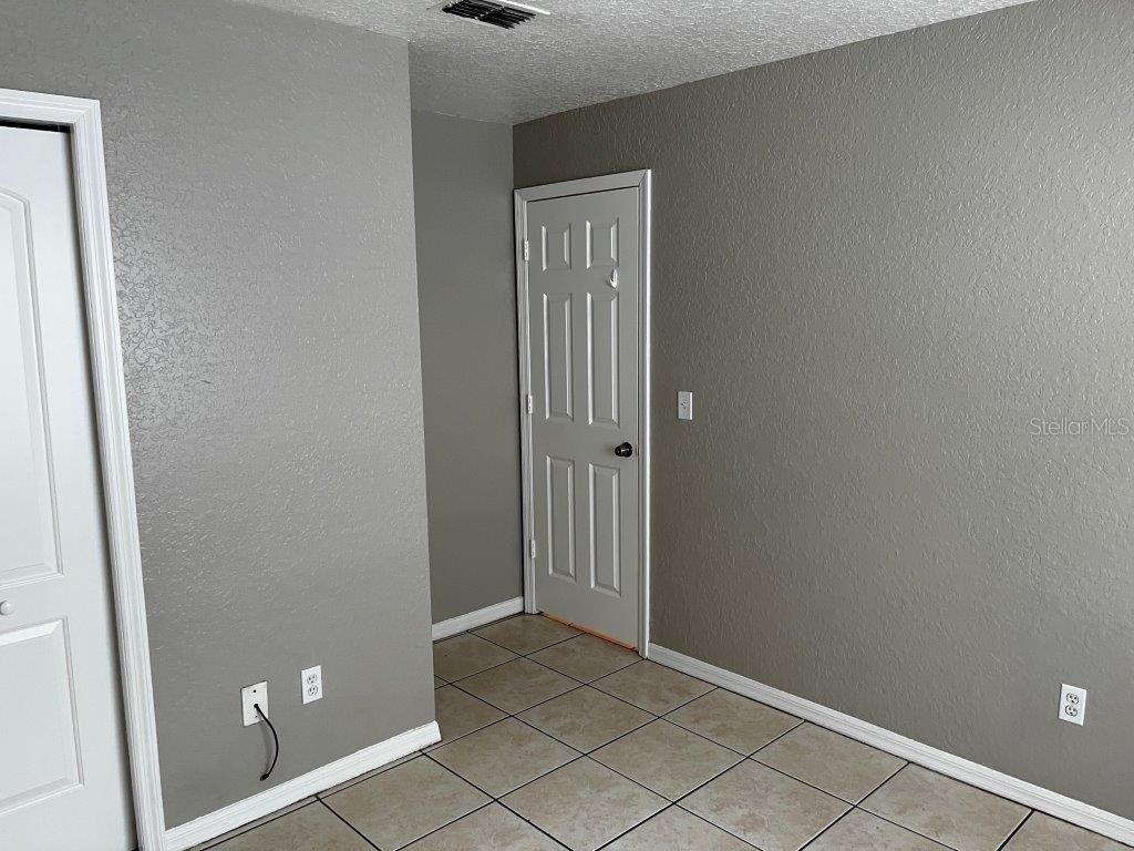 Image 15 of 19 For 354 Pearlwood Street