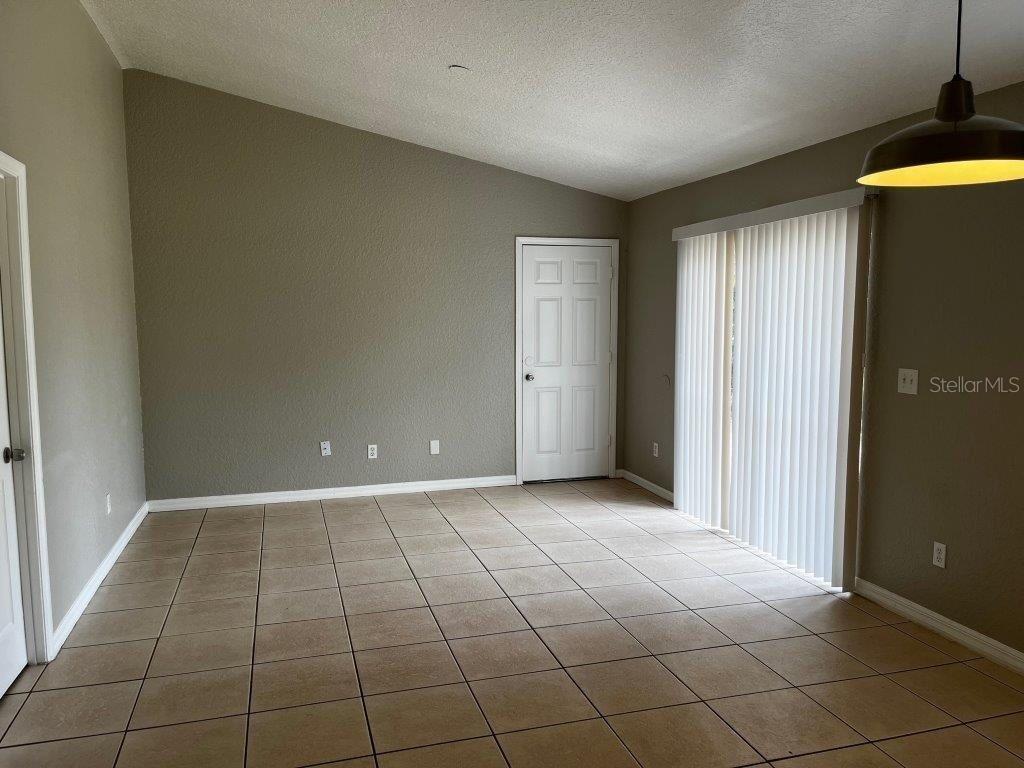 Image 16 of 19 For 354 Pearlwood Street