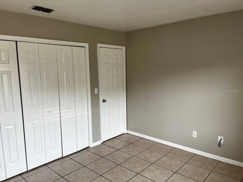 Image 8 of 19 For 354 Pearlwood Street