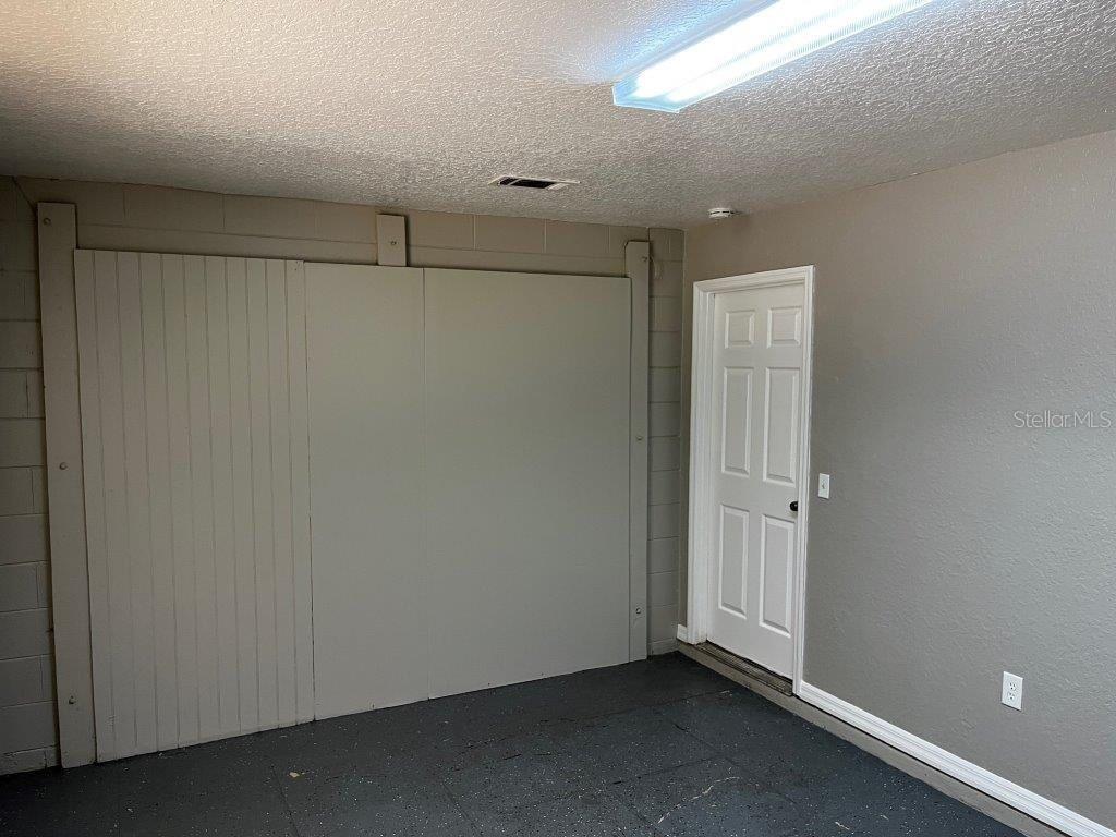 Image 9 of 19 For 354 Pearlwood Street