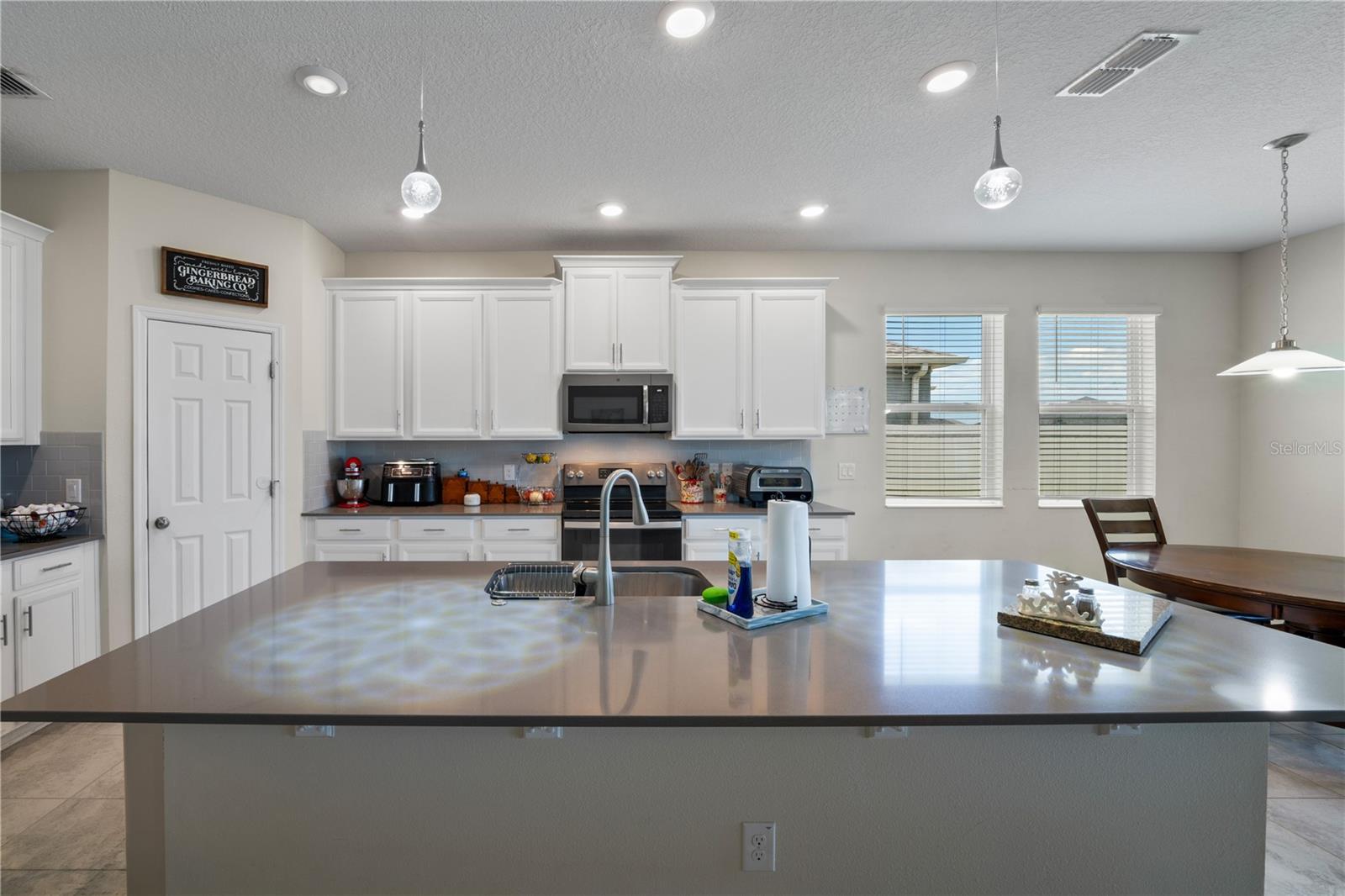 Image 16 of 73 For 5414 Manchester Drive