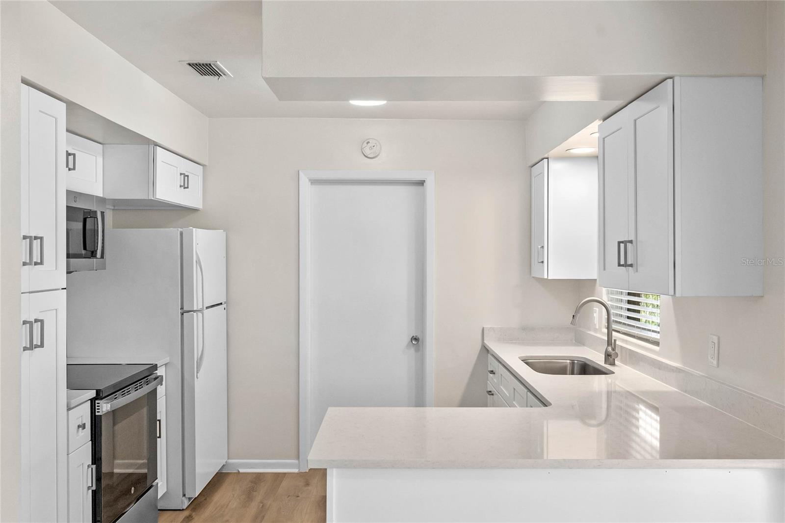 Image 11 of 38 For 623 Truesdell Avenue