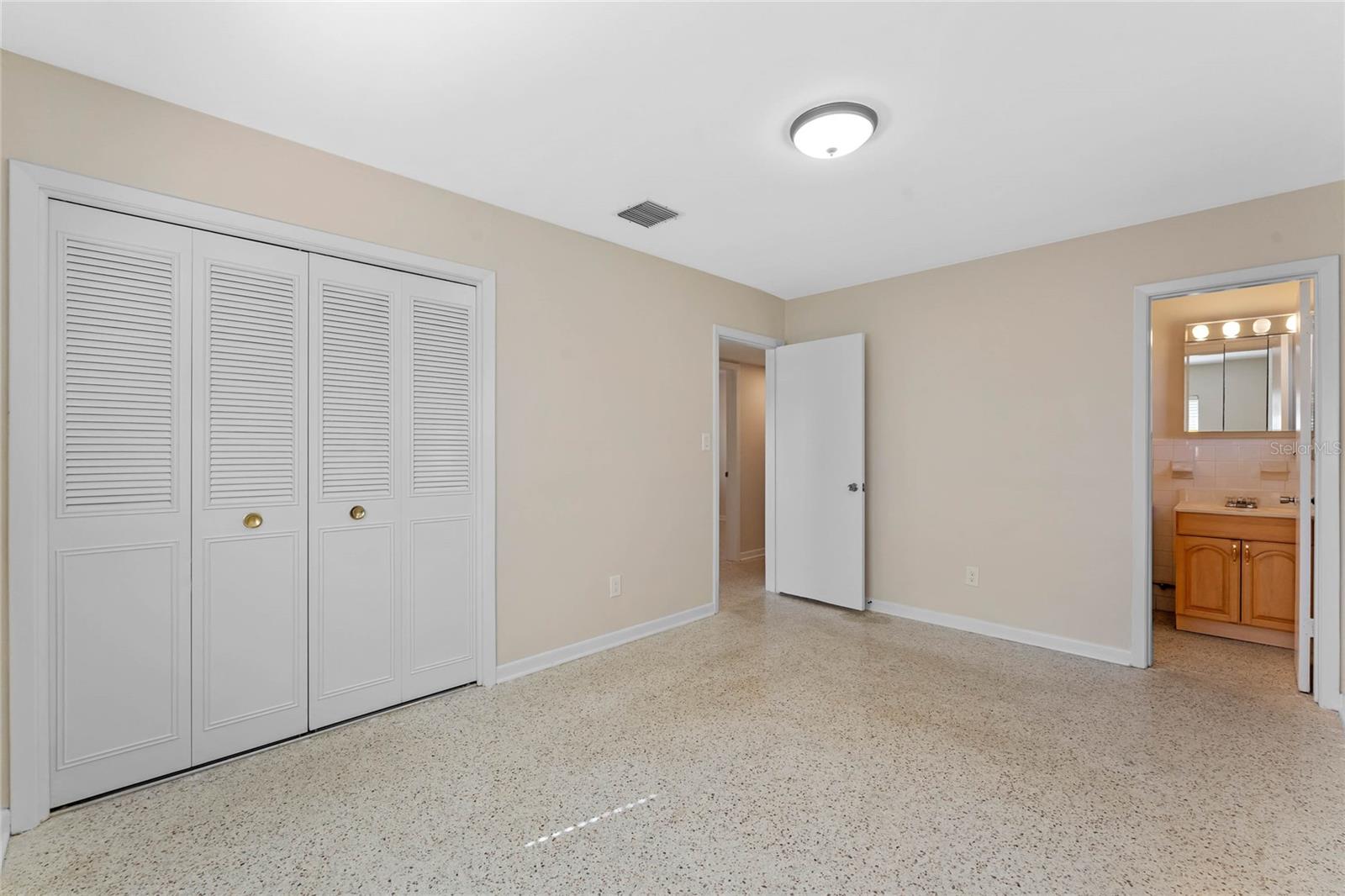 Image 18 of 38 For 623 Truesdell Avenue