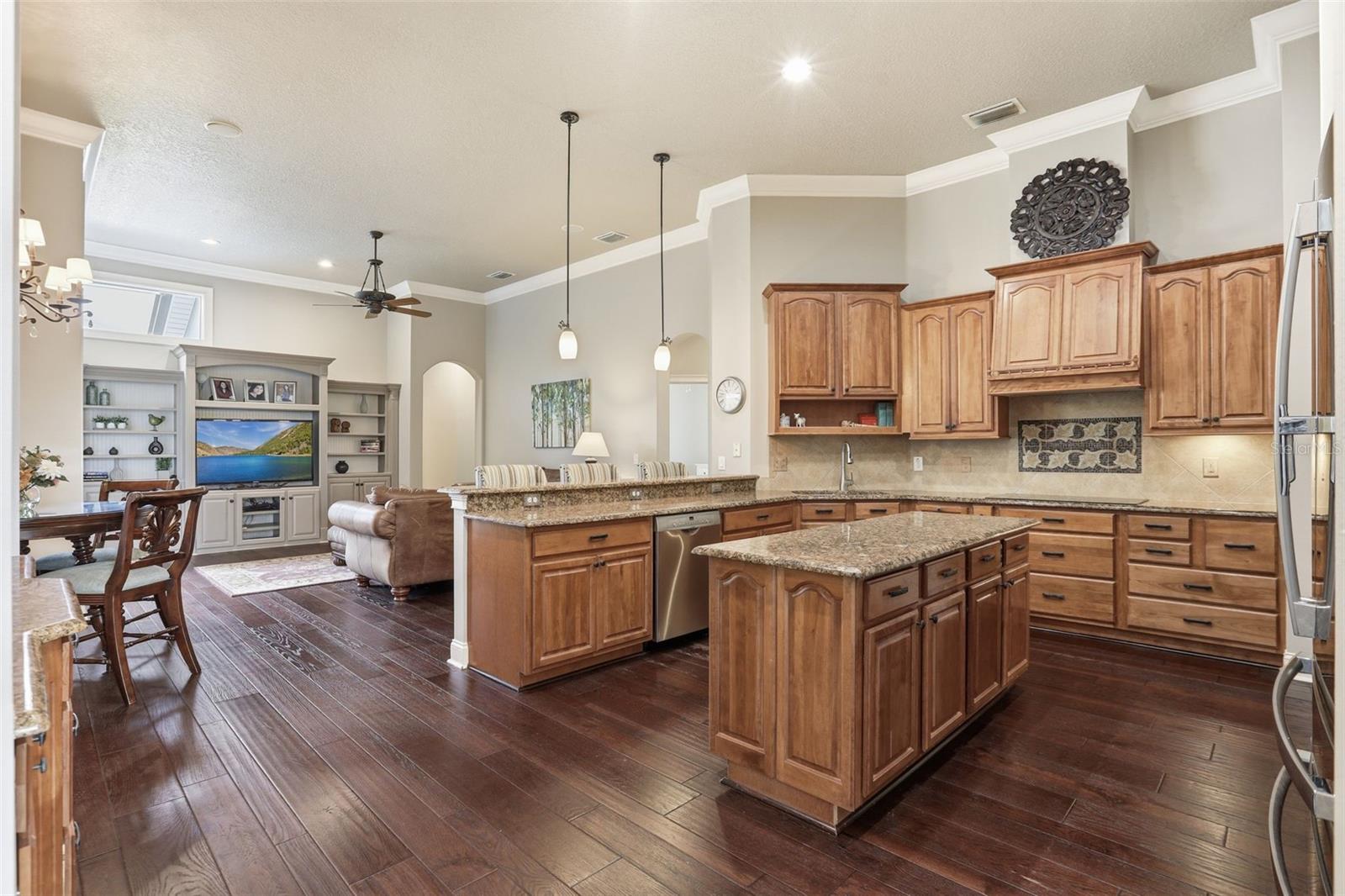 Image 12 of 49 For 408 Avondale Court