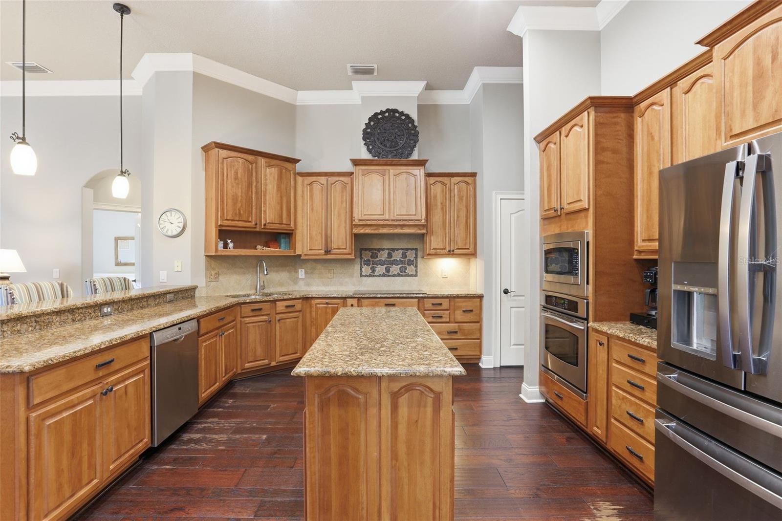 Image 13 of 49 For 408 Avondale Court