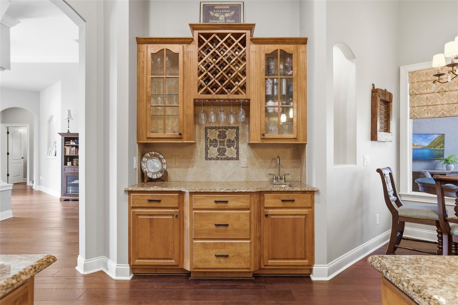 Image 16 of 49 For 408 Avondale Court