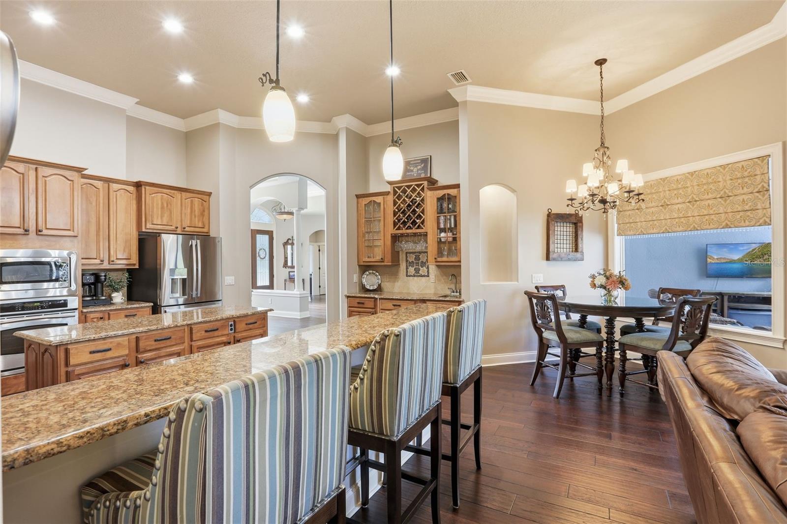 Image 17 of 49 For 408 Avondale Court