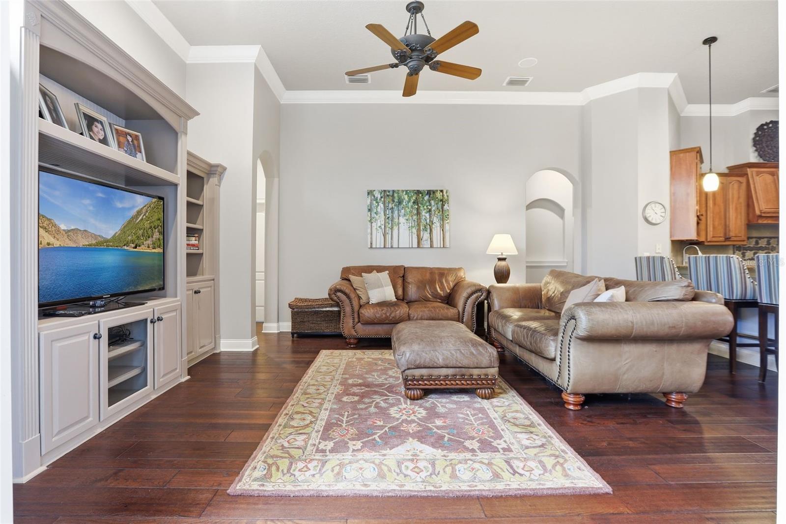 Image 19 of 49 For 408 Avondale Court