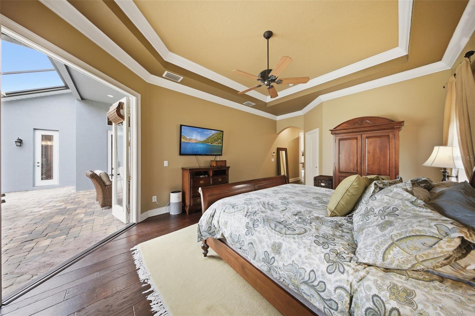 Image 22 of 49 For 408 Avondale Court