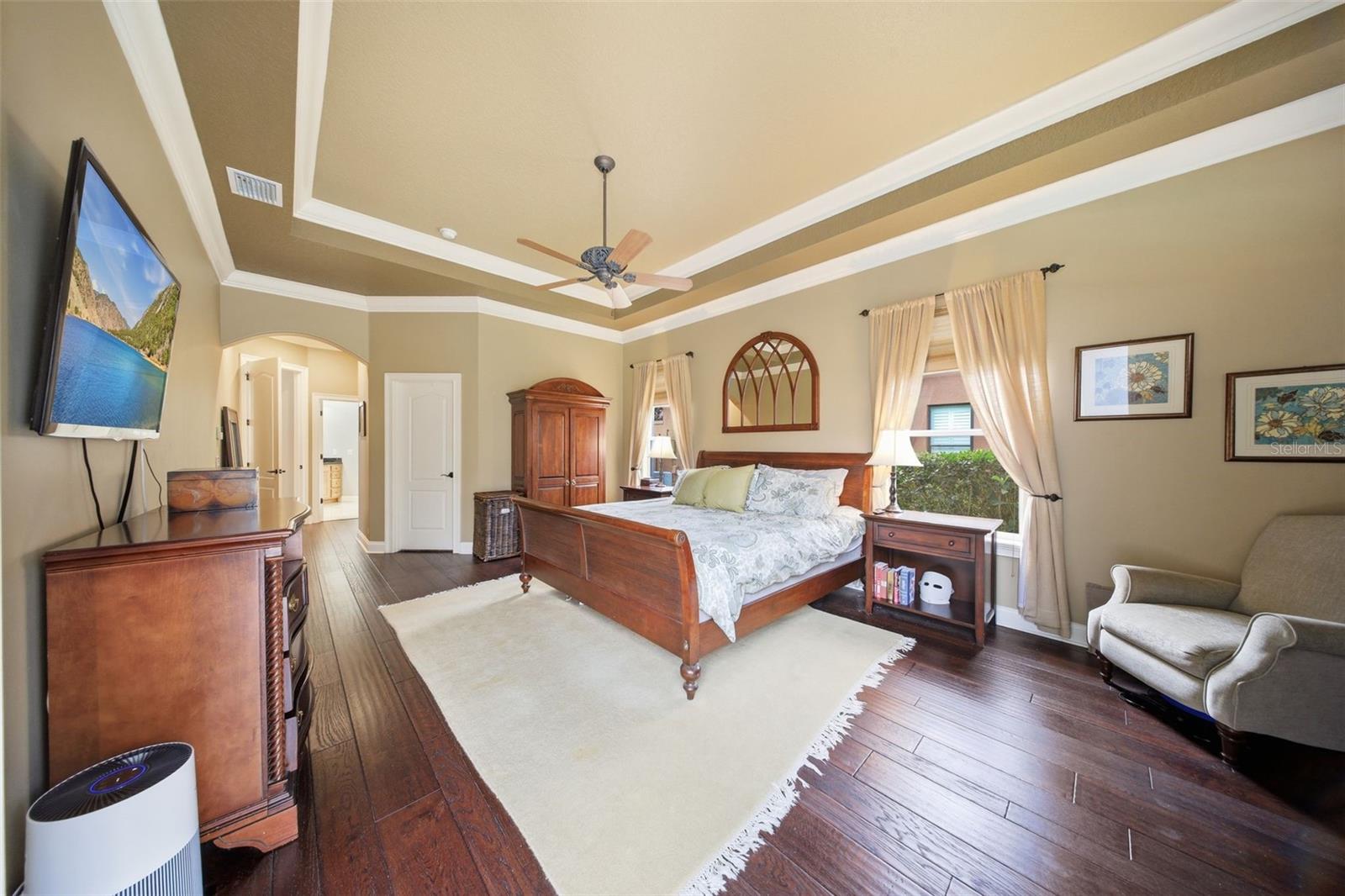 Image 24 of 49 For 408 Avondale Court