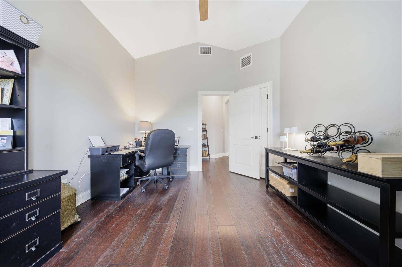 Image 28 of 49 For 408 Avondale Court