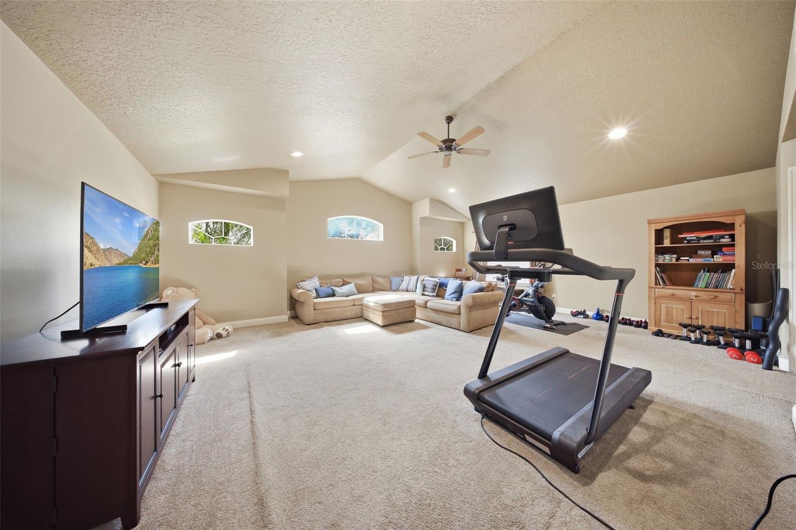 Image 36 of 49 For 408 Avondale Court