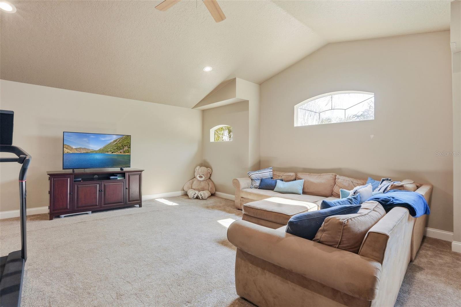 Image 37 of 49 For 408 Avondale Court