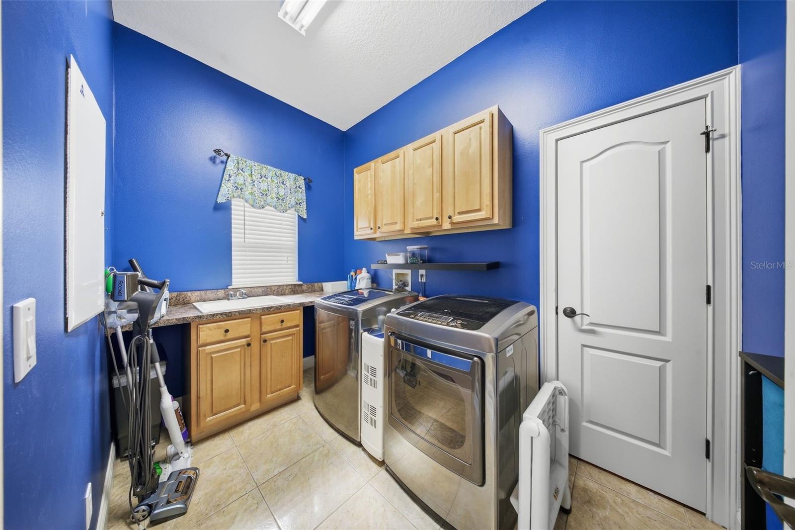 Image 41 of 49 For 408 Avondale Court