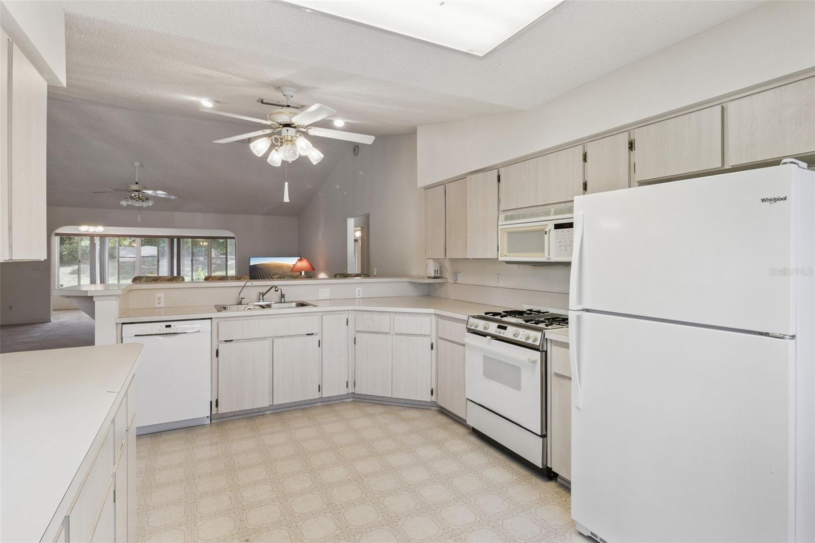 Image 12 of 40 For 26245 Newcombe Circle