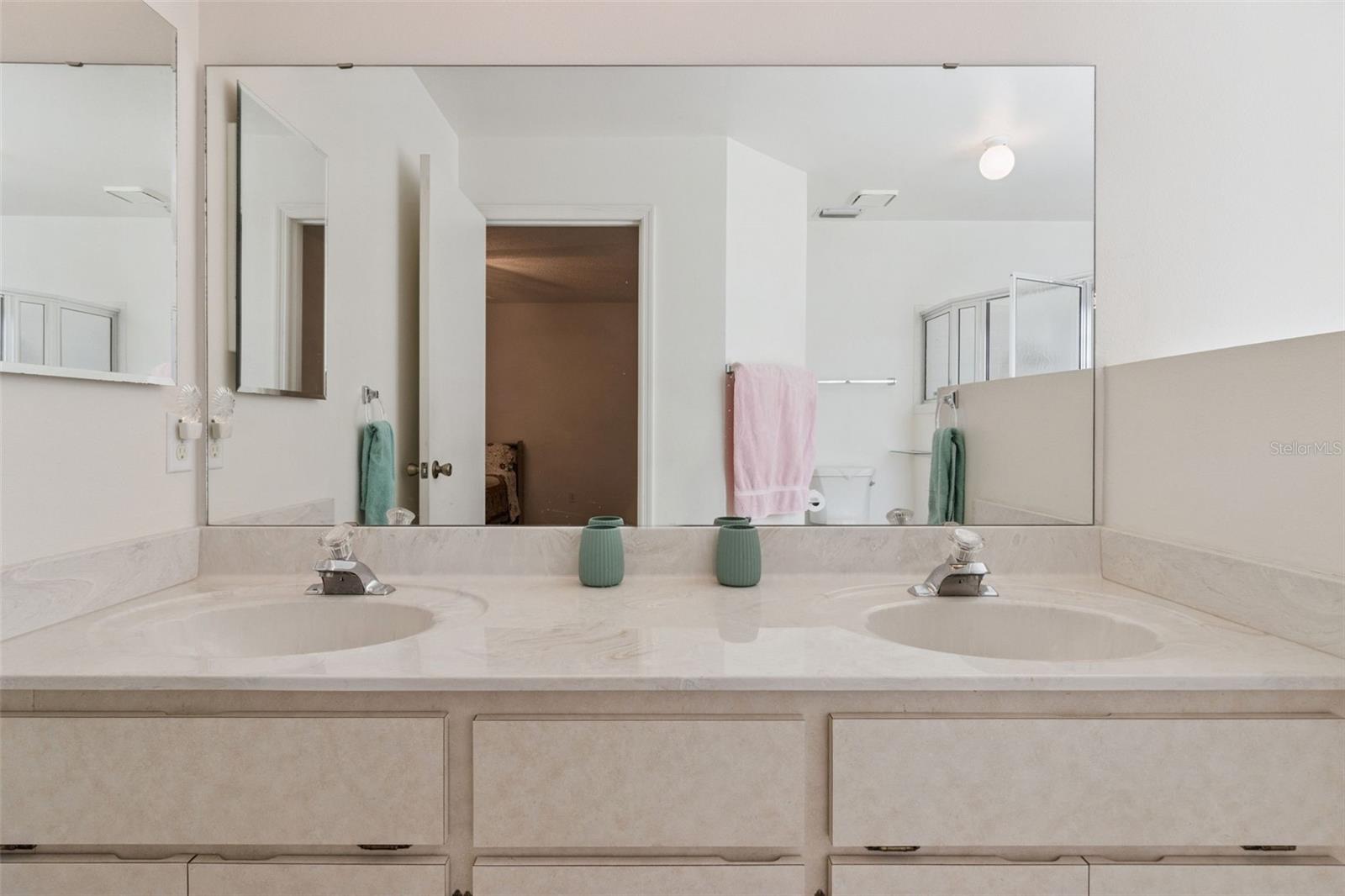 Image 19 of 40 For 26245 Newcombe Circle