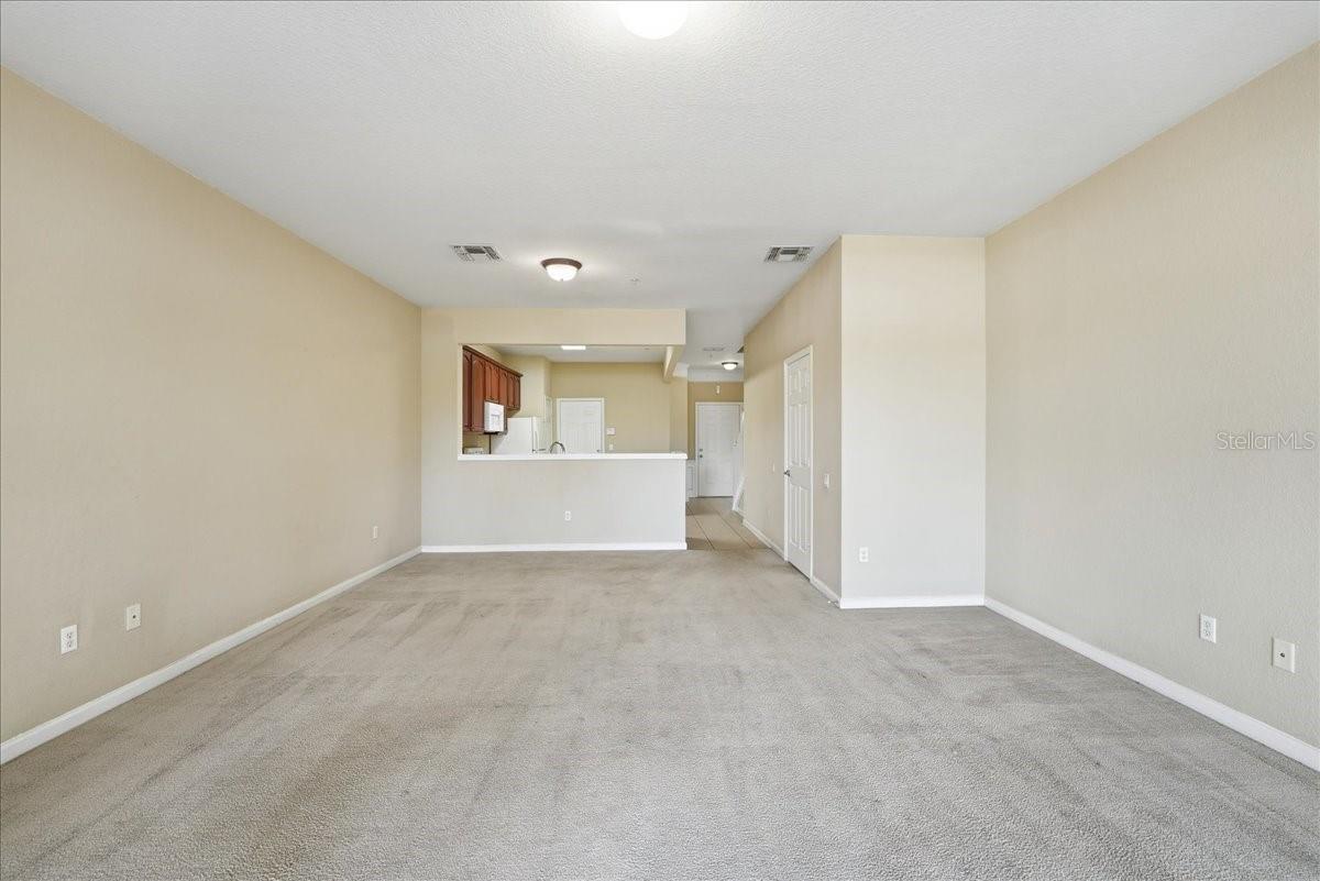 Image 5 of 15 For 2837 Villafuerte Point 103