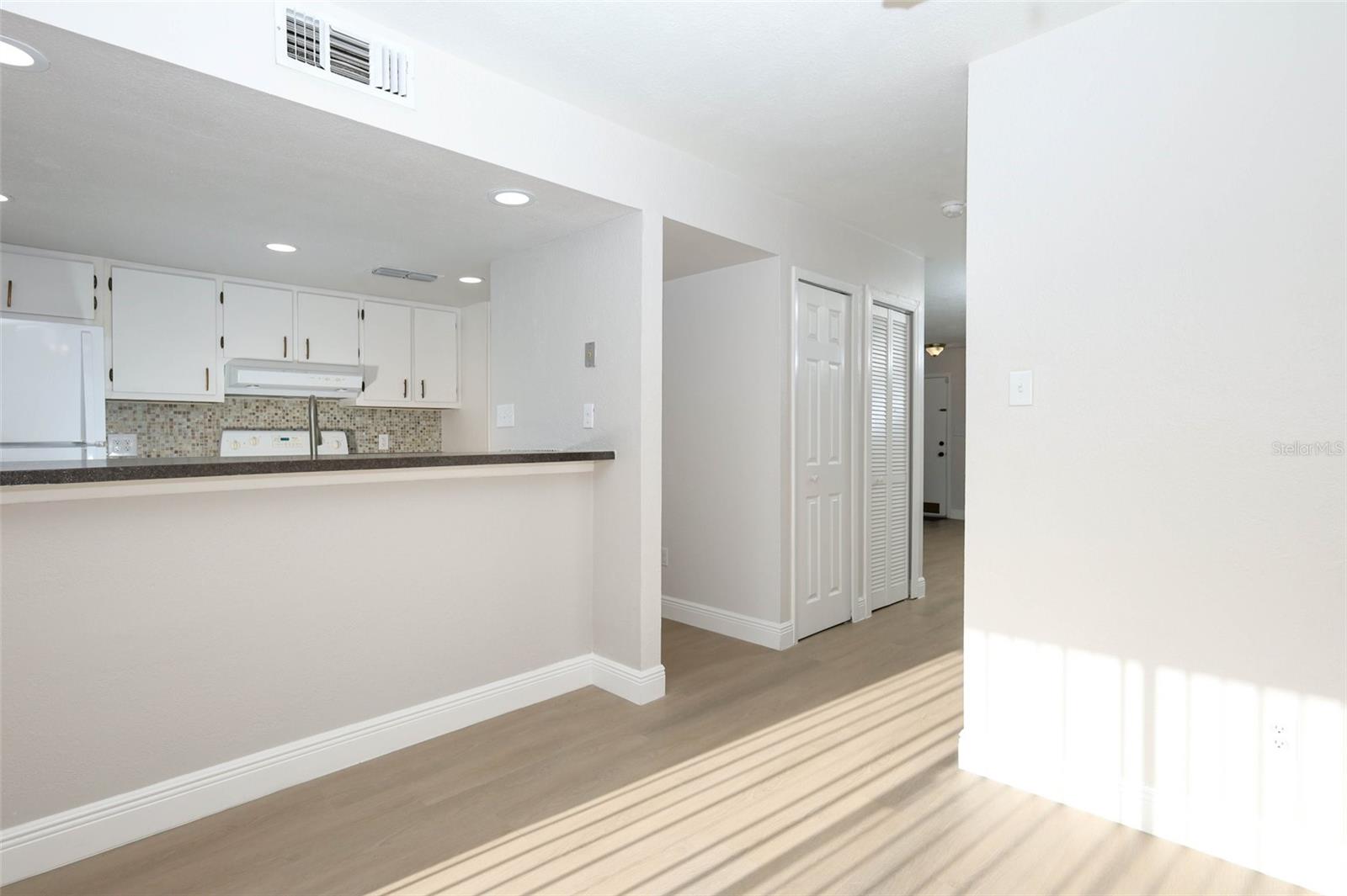 Listing photo id 10 for 4029 Henley Road 1705