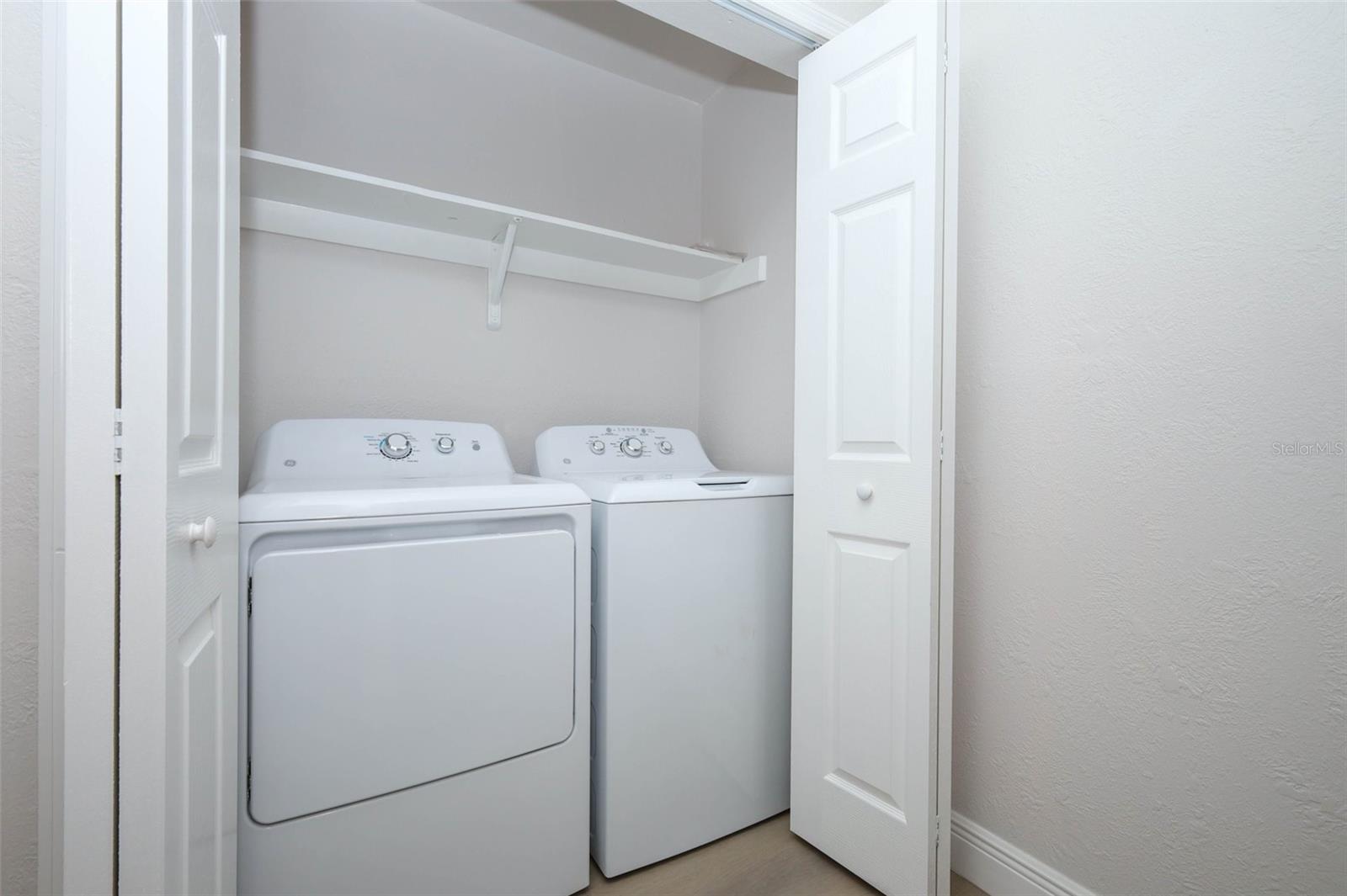 Listing photo id 13 for 4029 Henley Road 1705