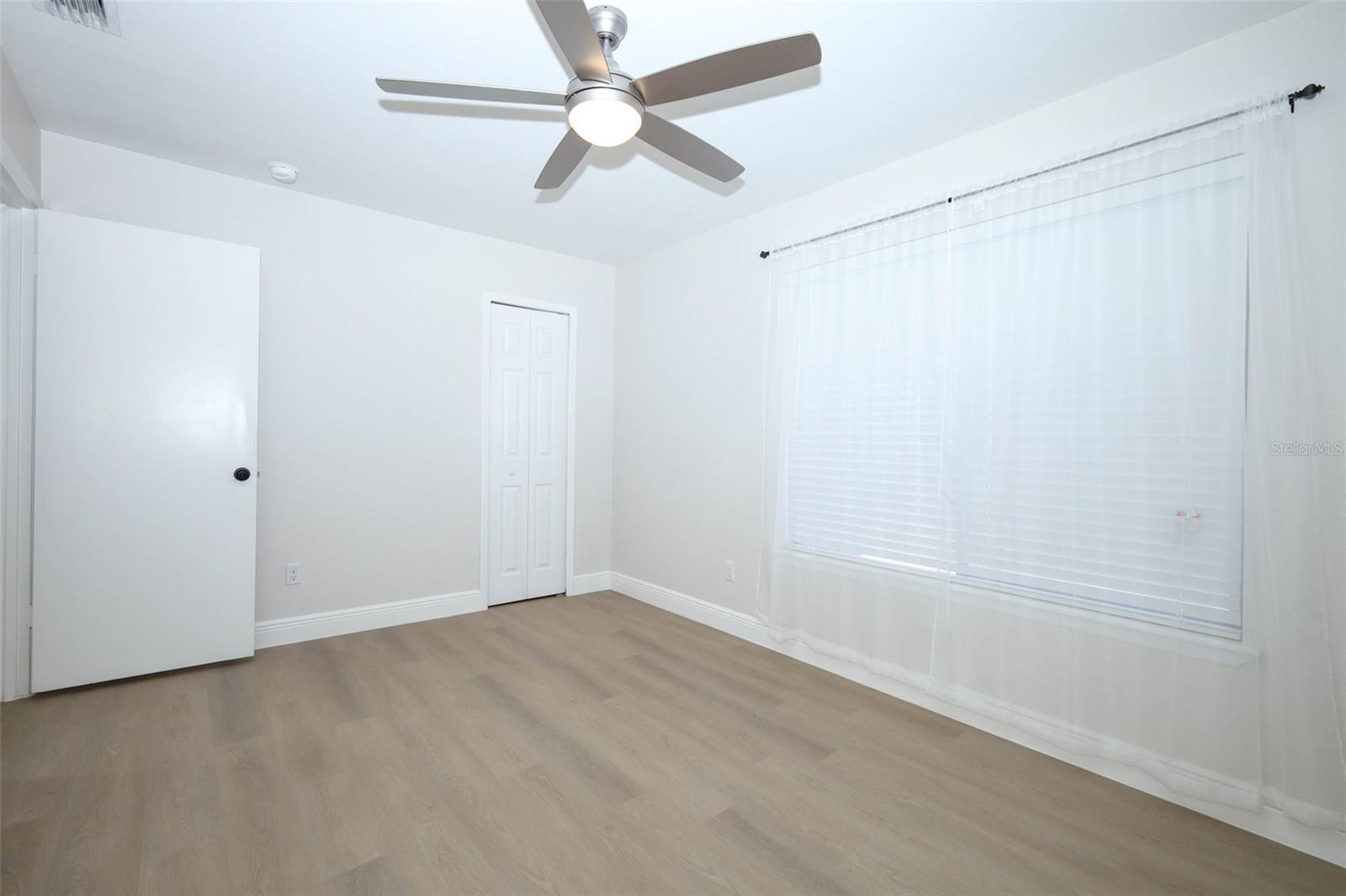 Listing photo id 24 for 4029 Henley Road 1705
