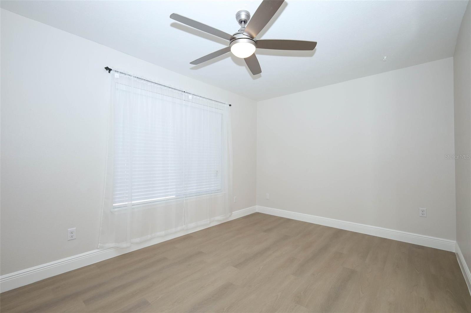 Listing photo id 25 for 4029 Henley Road 1705